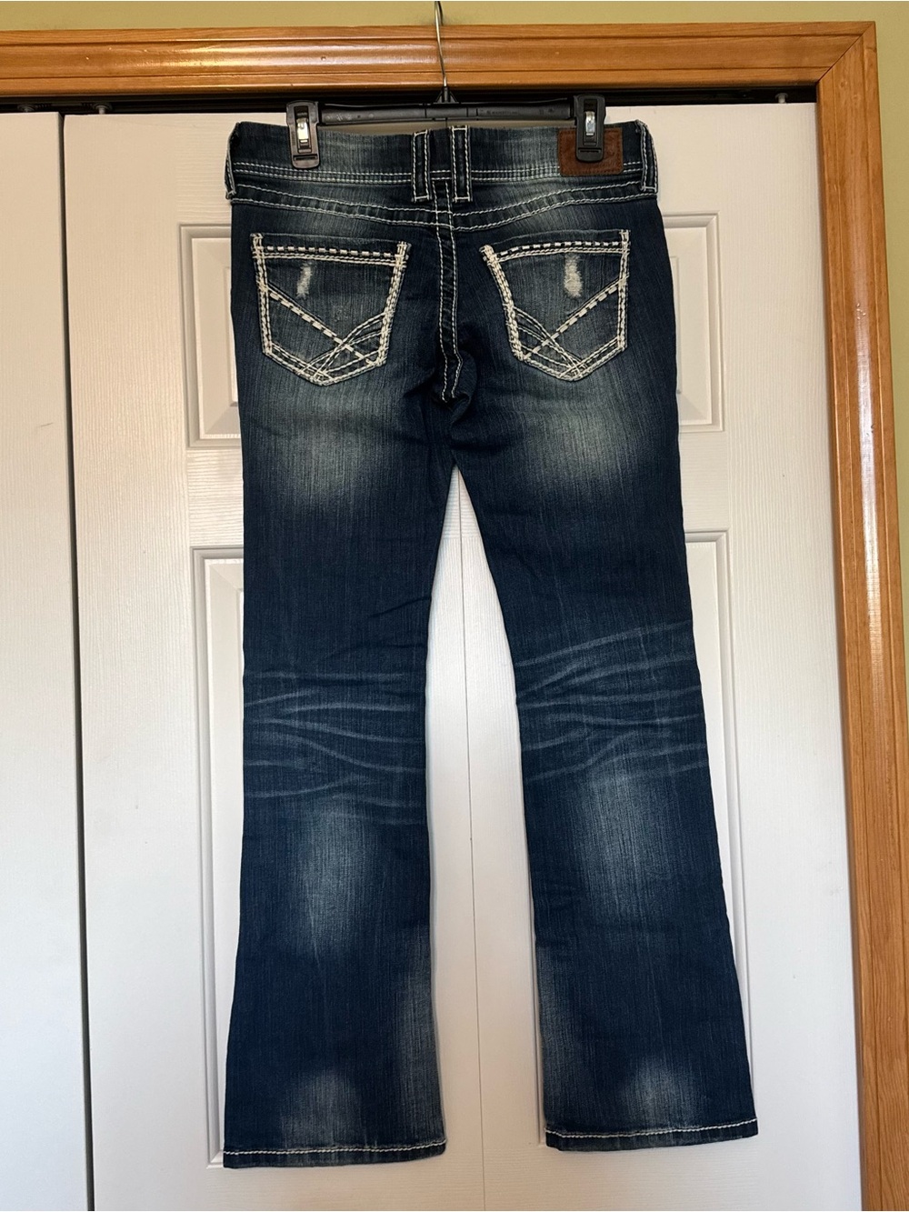 BKE Sabrina Bootcut Medium Wash Boot Cut Distressed Low Rise Stretch Jeans 28 - Picture 3 of 8